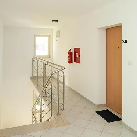 Garden Palace 228 * Umag