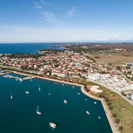 Garden Palace 228 * Umag